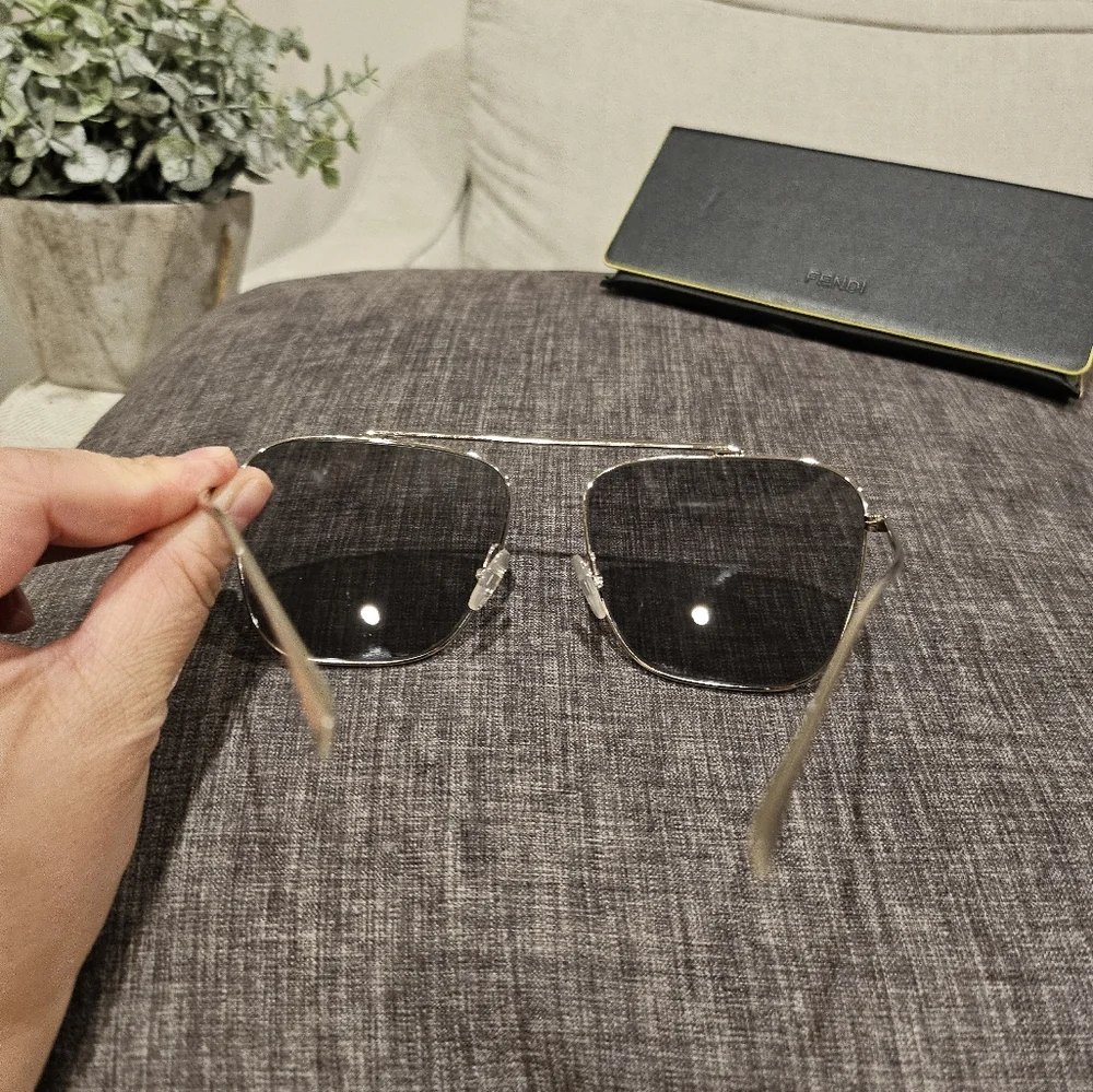 Almost new Fendi logo sunglasses